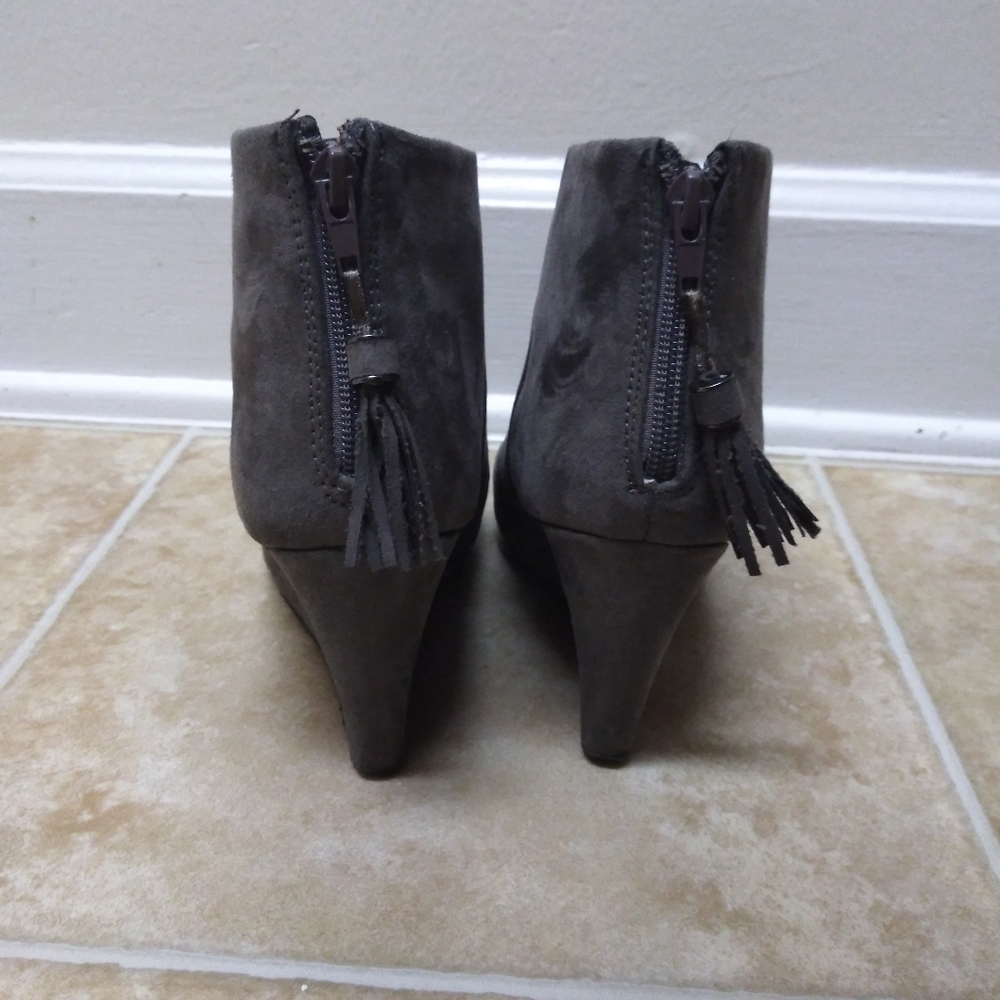 Chaming Charlie Booties - Picture 4 of 8